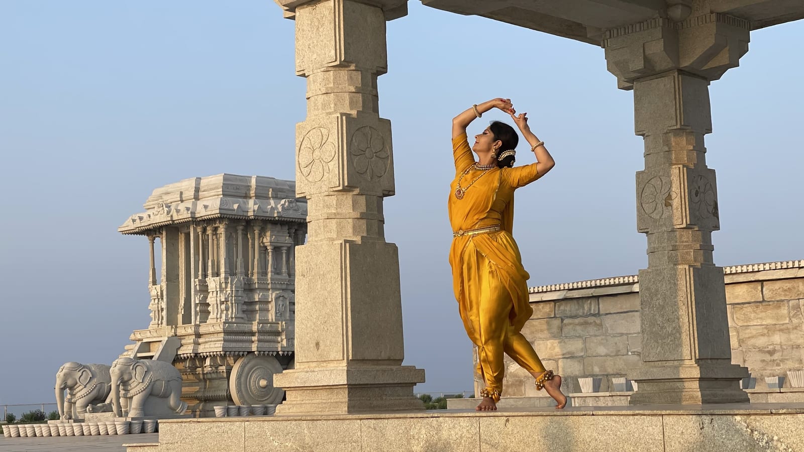 Deshi Marga Adavu — research at Hampi
