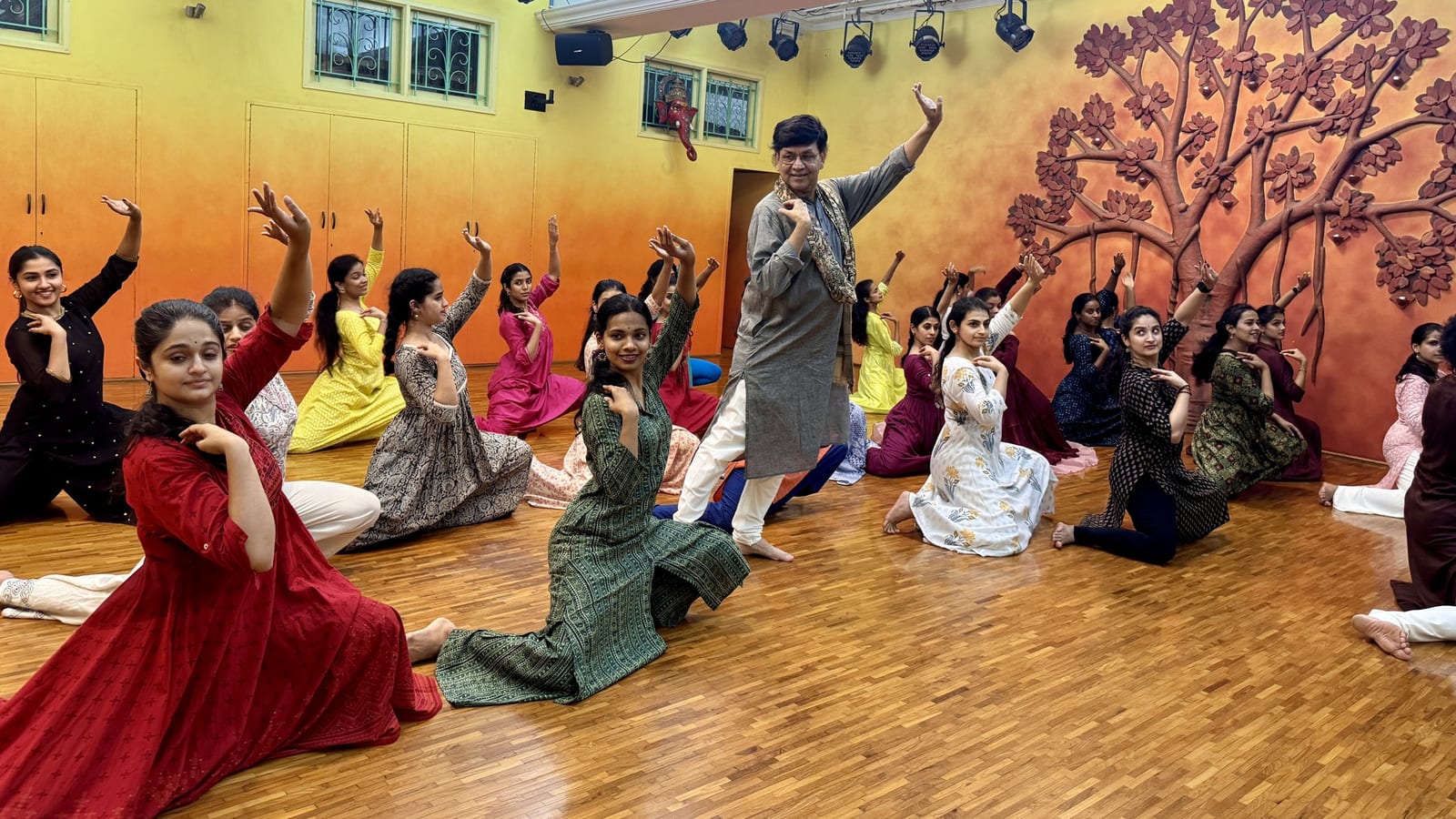 Gurus Maulik Shah & Ishira Parekh — Kathak workshop at ADC