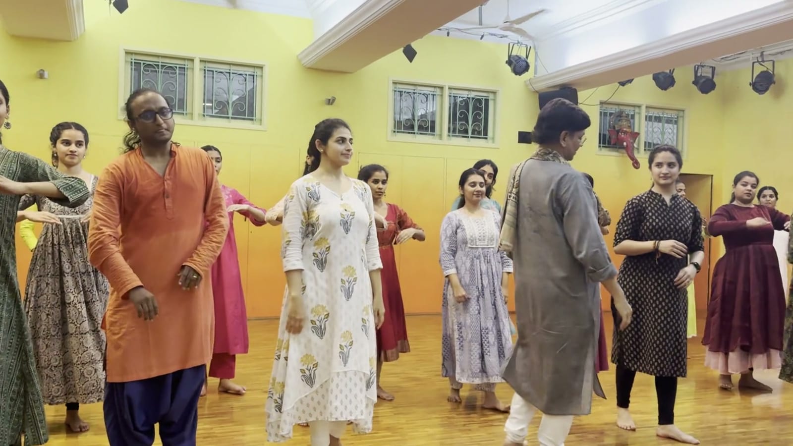 Play video: Maulik Shah & Ishira Parekh — Kathak workshop