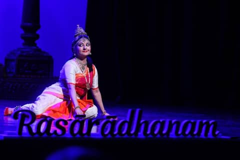 Play video: Rasārādhanam — Bharathanrithyam by Nirupama Rajendra